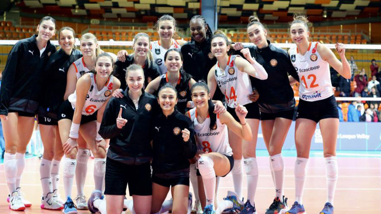 Eczacıbaşı deplasmanda set vermedi