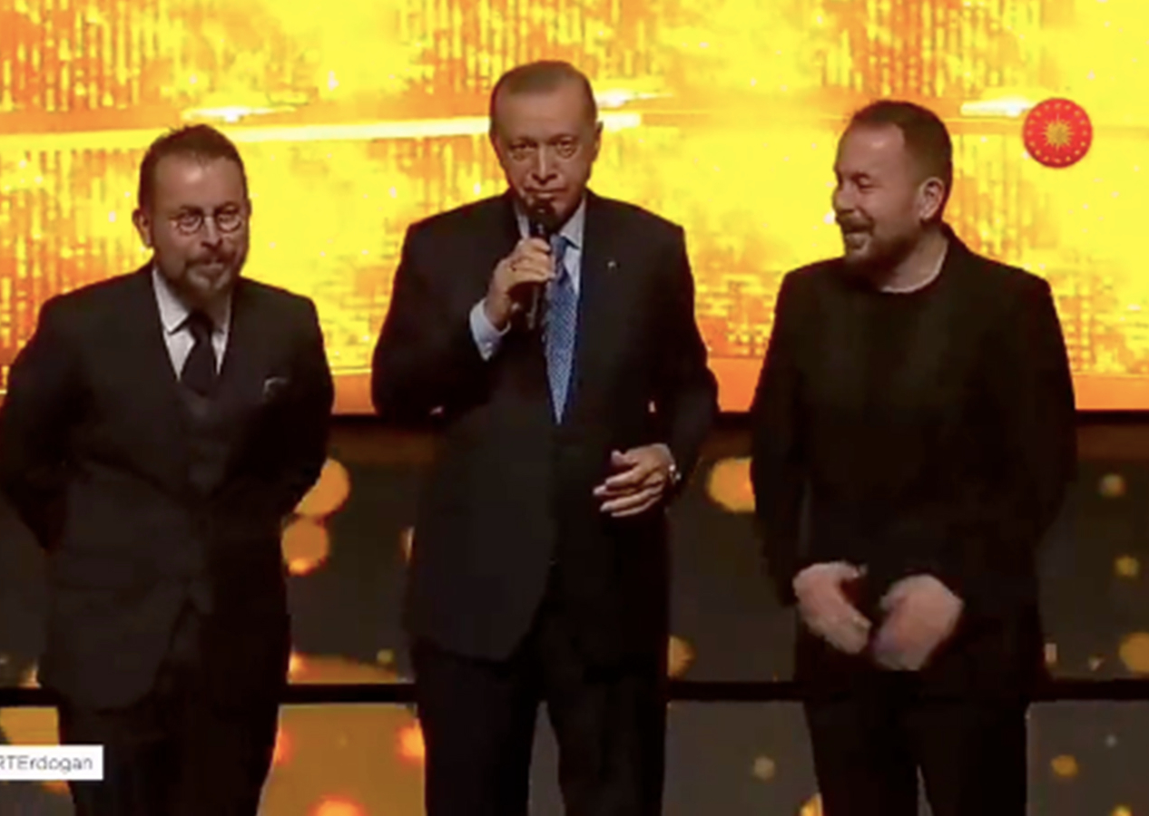 Cumhurbaşkanı Erdoğan Ömür Akkor ve Yunus Emre Akkor kardeşleri barıştırdı