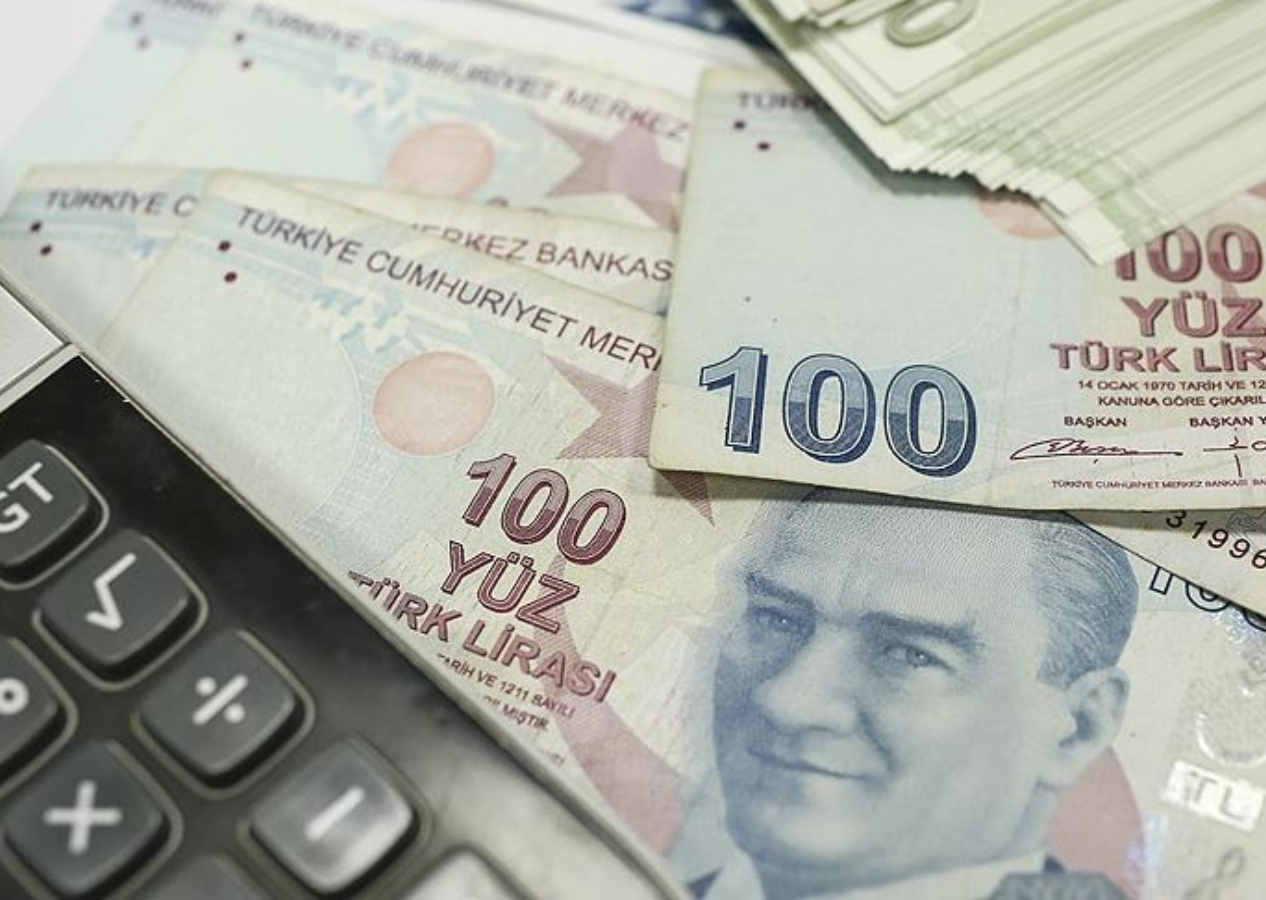 ‘Asgari ücretin 8 bin liranın üzerinde olacağını ümit ediyorum’