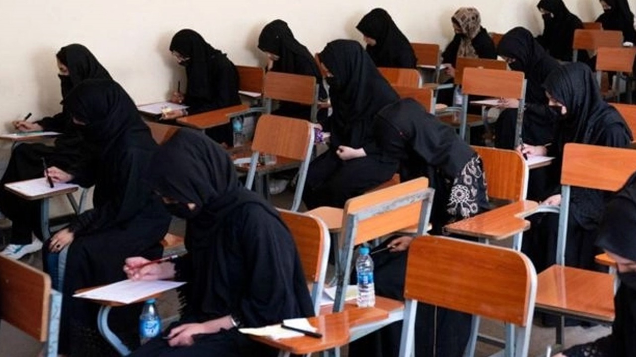 Afganistan'da kız öğrencilere üniversite eğitimi yasaklandı! Erkekler ders bıraktı, profesörler istifa etti