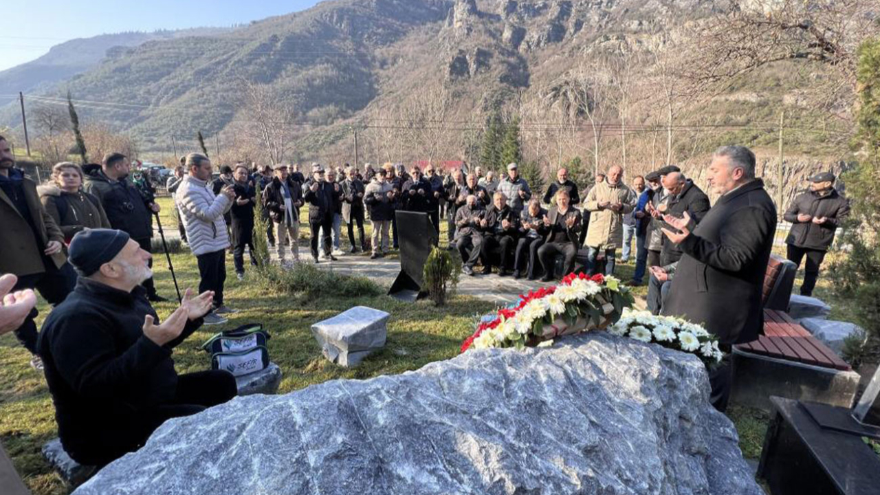 Özkan Sümer mezarı başında anıldı