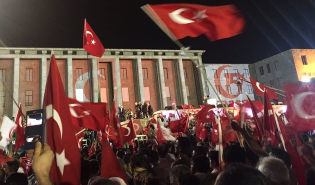 Erdoğan:  O kadar çok düşman pusuda bekliyor ki, şimdi isimlerini saysam uluslararası kriz olur!