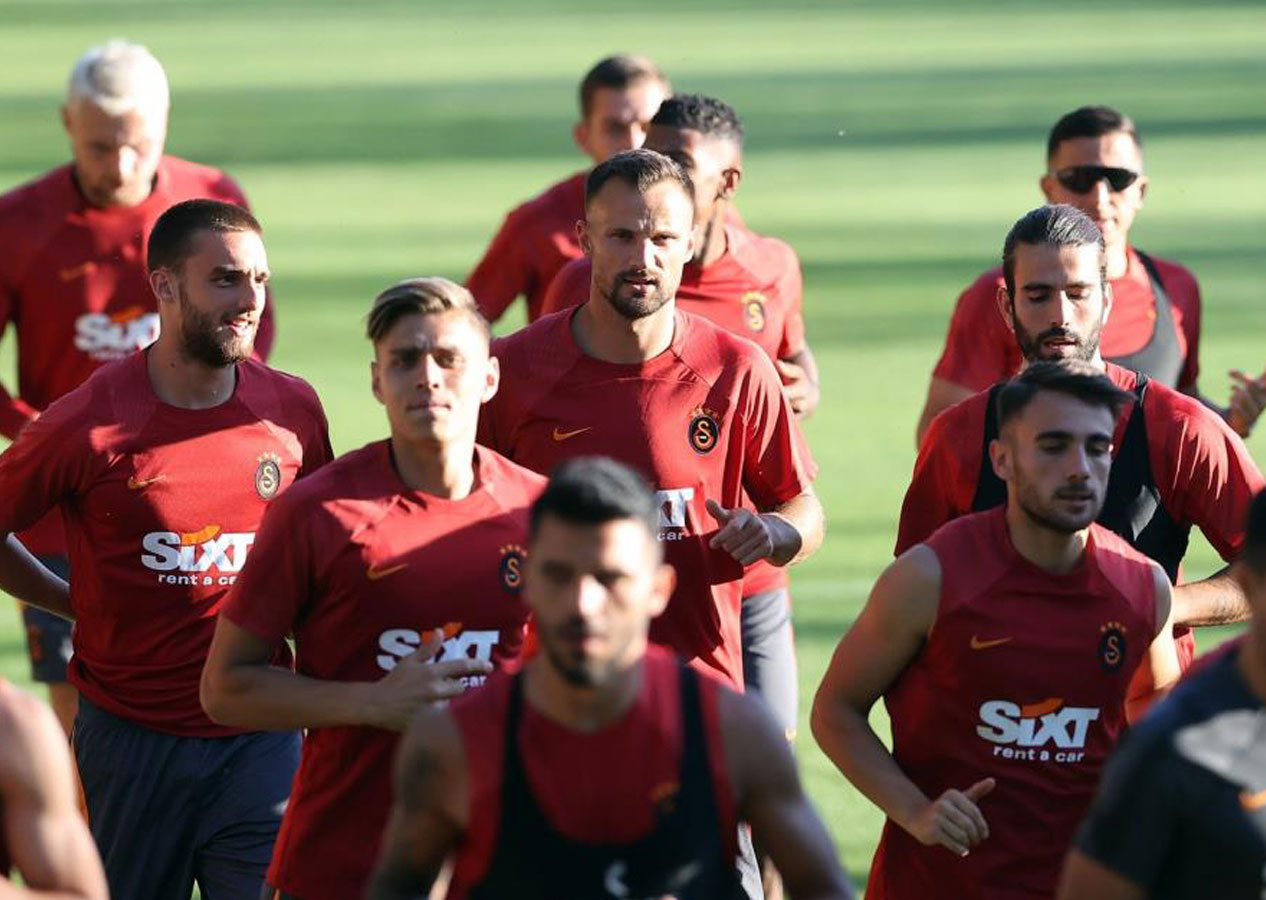 Galatasaray'da ilk yolcu belli oldu