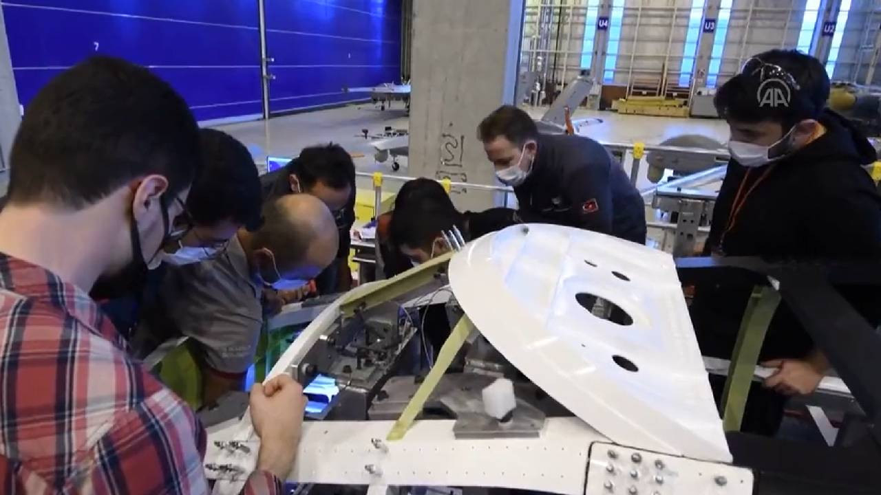 HÜRJET prototip üretim hattından yeni görüntüler
