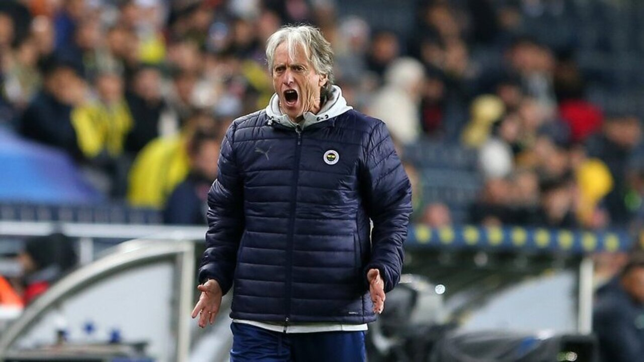 Fenerbahçe Teknik Jorge Jesus Trabzonspor mağlubiyeti sonrası konuştu: Kırmızı kart sonrasında dengeyi yakalayamadık...