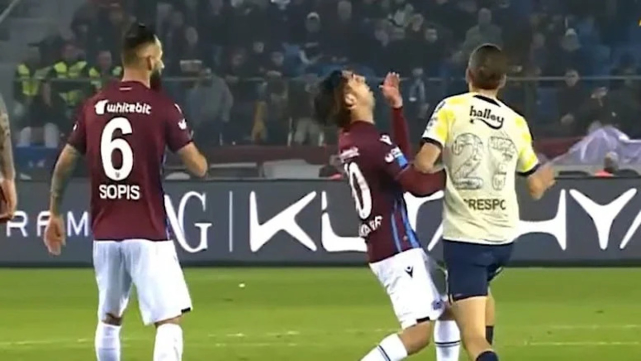 Trabzonspor - Fenerbahçe derbisinde kırmızı kart çıktı! Miguel Crespo takımını 10 kişi bıraktı...