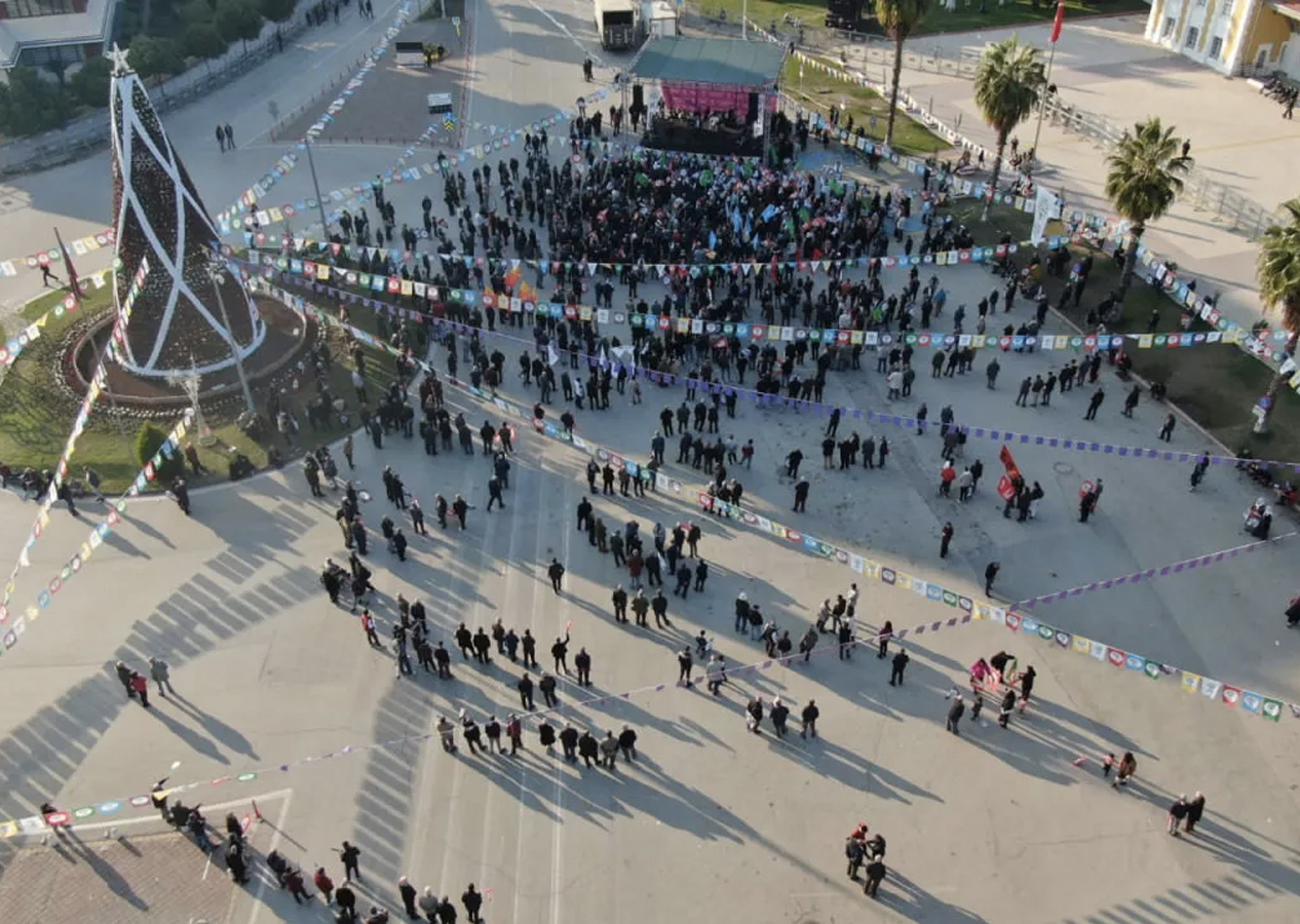 HDP çağrı yaptı, mitinge kimse katılmadı: Pervin Buldan boş alana konuştu!