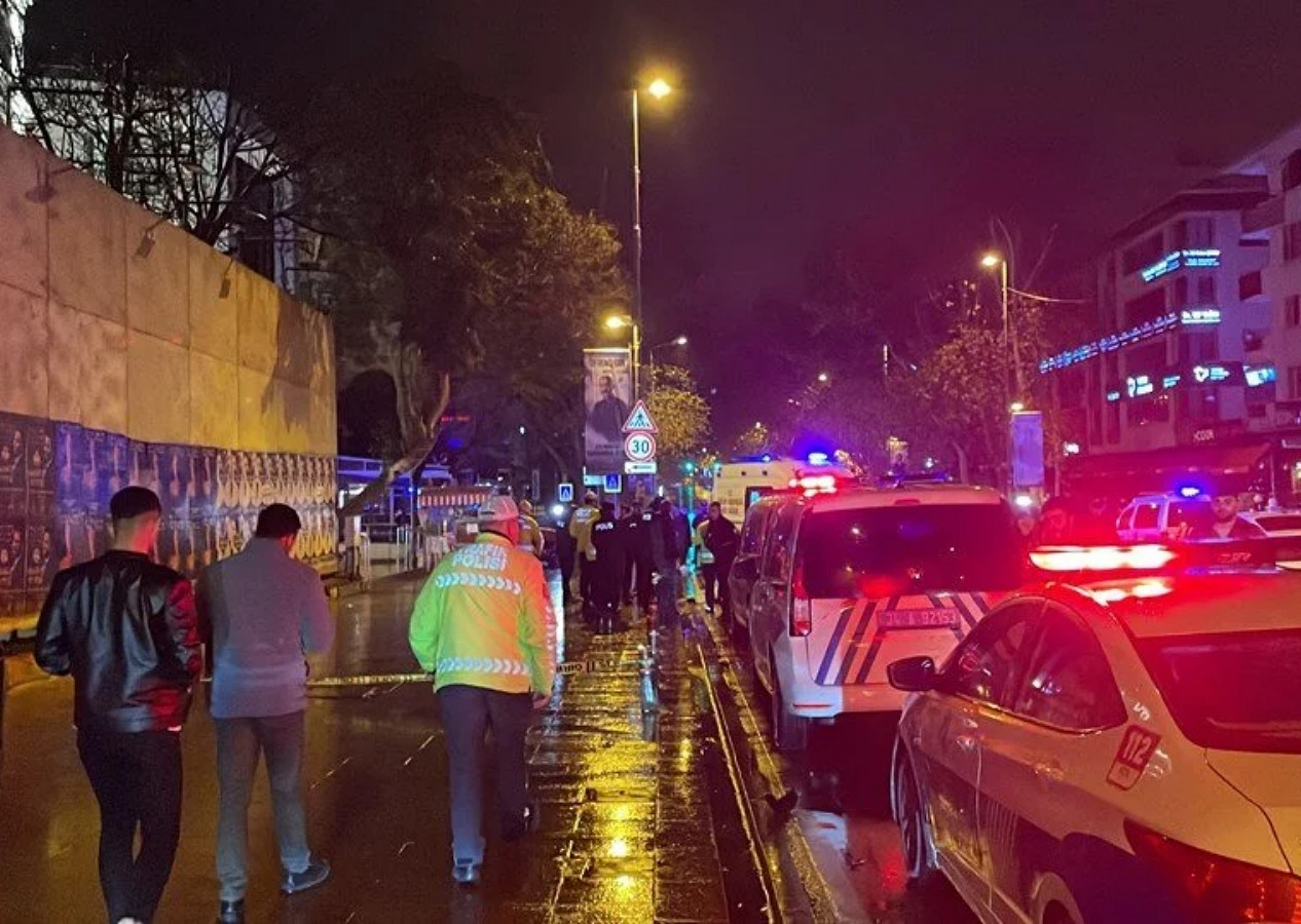 Bağdat Caddesi'nde korkunç kaza! Aşırı hız yapan aracın çarptığı yaya hayatını kaybetti...