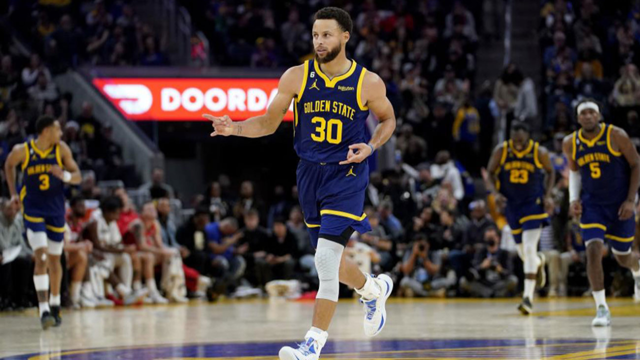 Curry en az 2 hafta daha yok