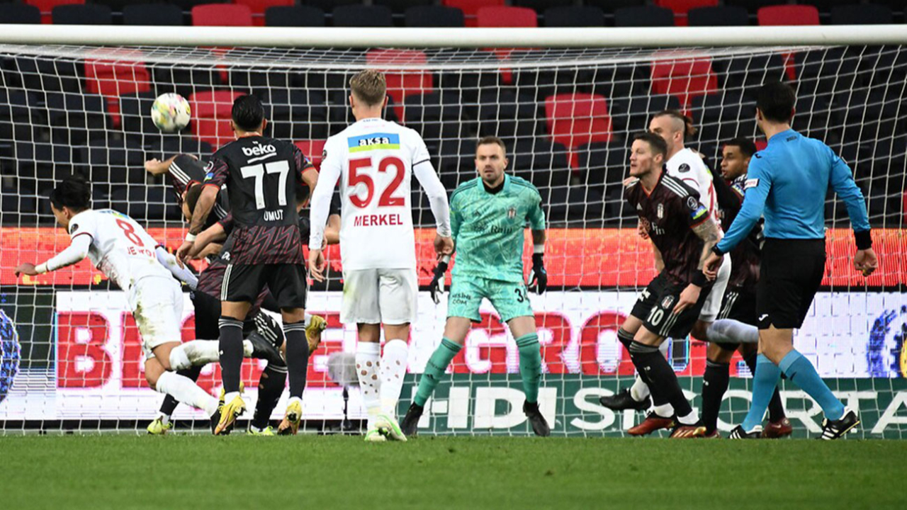 Beşiktaş 1 puanı son anda kurtardı