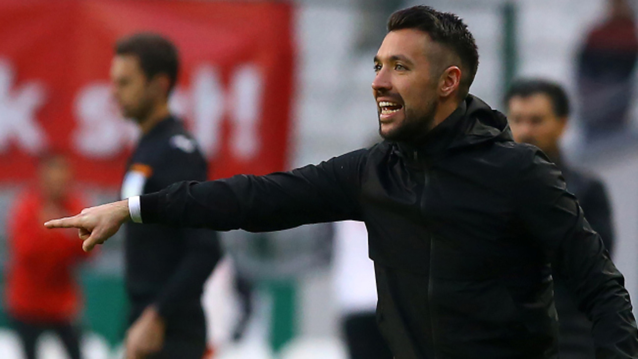 Alanyaspor Teknik Direktörü Francesco Farioli Konyaspor beraberliği sonrası konuştu: 3 puanı hak ettik...