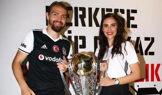Şükran Ovalı'dan Beşiktaş camiasına 'yenge' göstermesi!