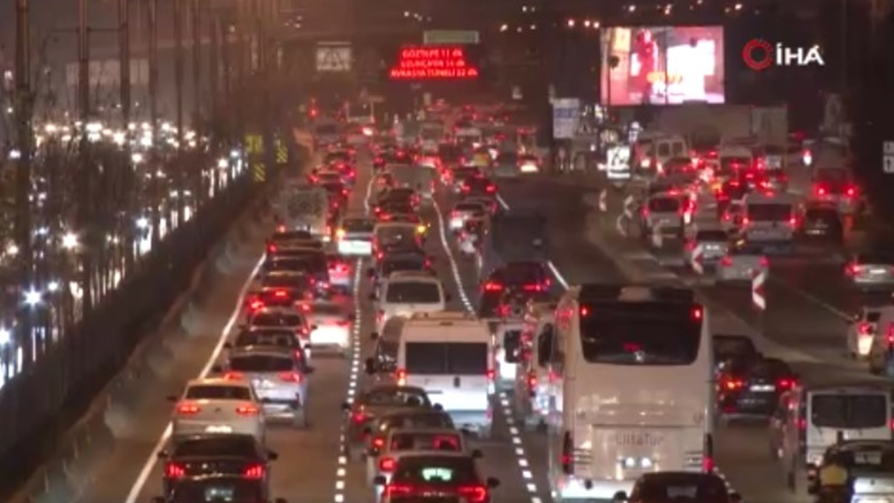 İstanbul'da trafik yoğunluğu oranı yüzde 50'yi aştı