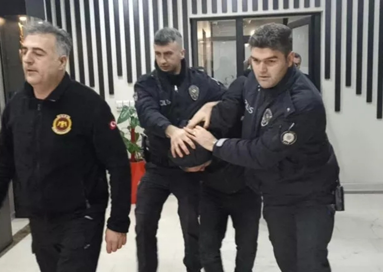 Bolu Belediye Başkanı Tanju Özcan'a bıçaklı saldırı girişimi! "Dünyayı başlarına yıkarım"