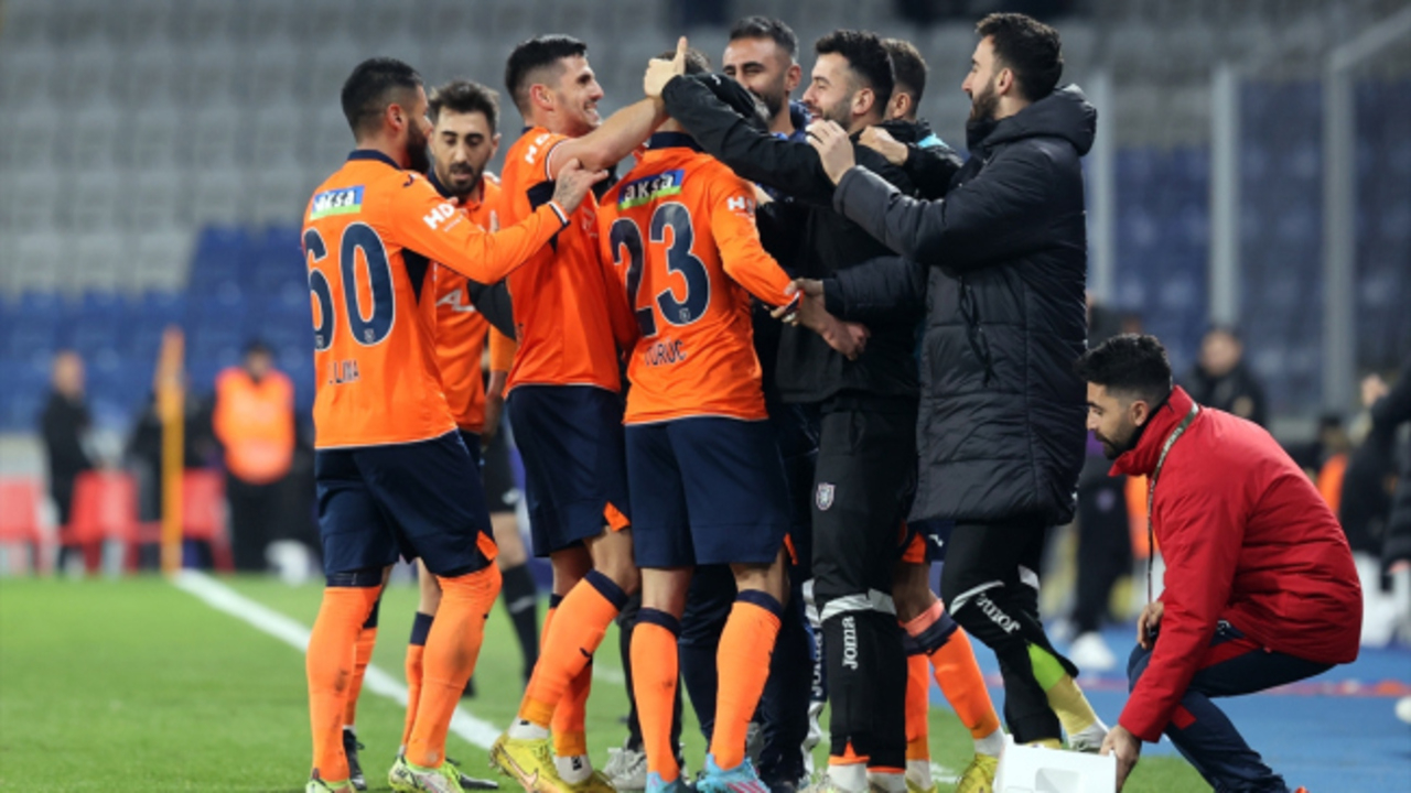 Başakşehir 2 - 0 Antalyaspor | Maç özeti...