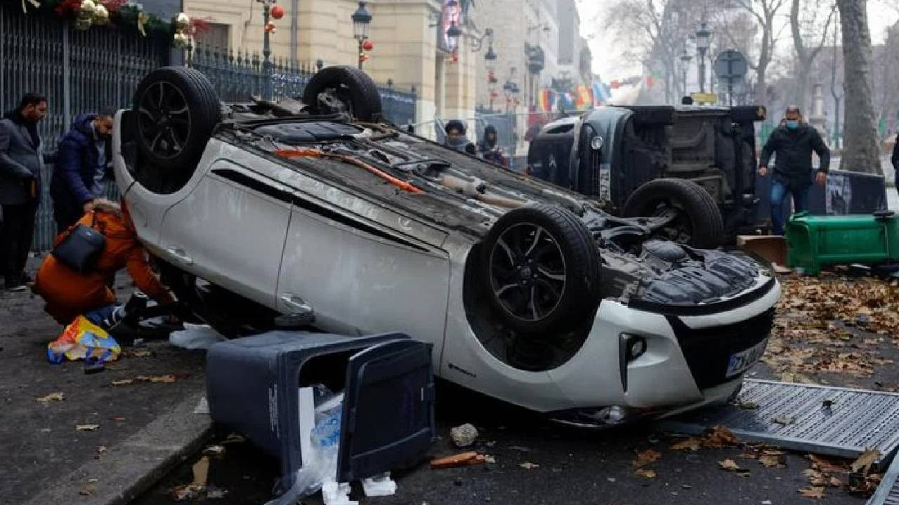 Fransız gazete sonunda çark etti: Paris saldırısının Türkiye'yle ilgisi yok