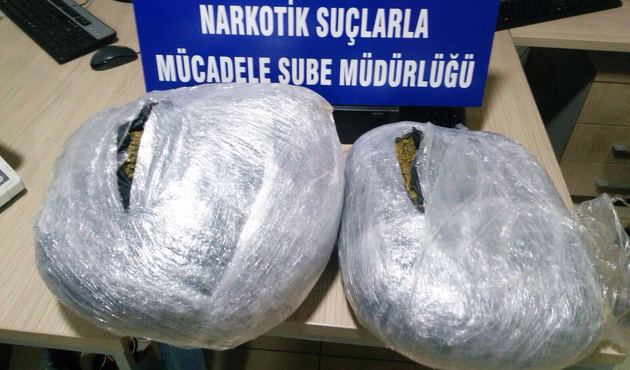 Valiz içerisinden 10 kilo esrar çıktı...