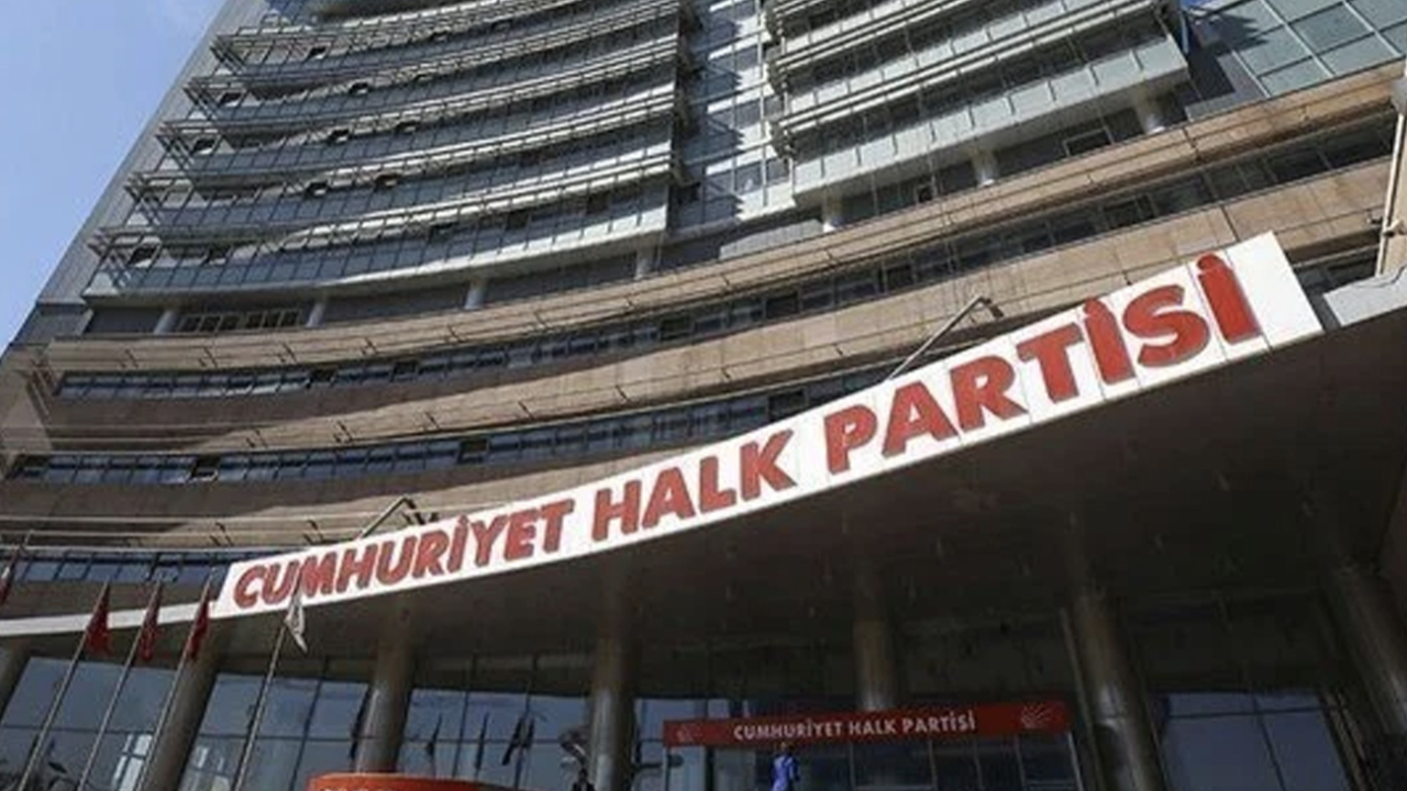 CHP'de 40 il ve 39 ilçe başkanı istifa etti
