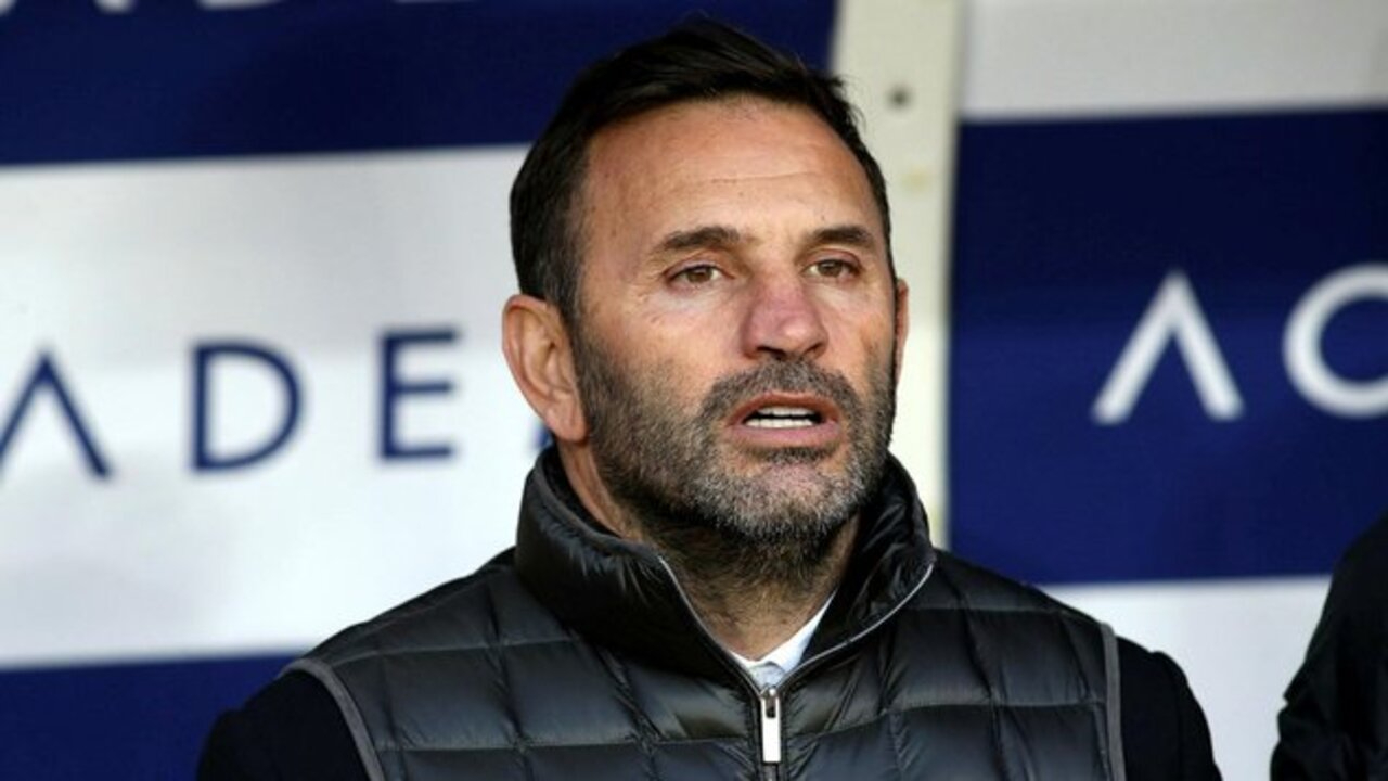 Galatasaray Teknik Direktörü Okan Buruk'tan Sivasspor maçı sonrası zemin tepkisi! ''Resmen tarlada oynadık...''