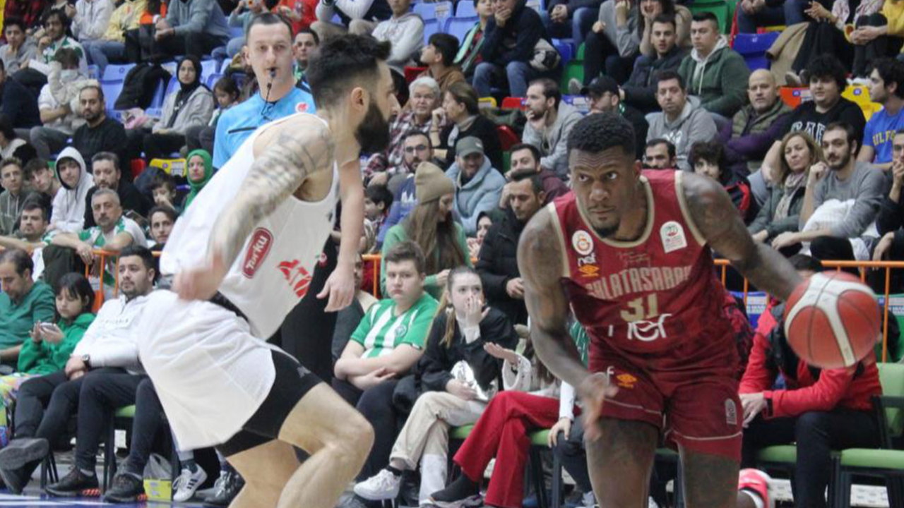 Galatasaray deplasmanda yenildi