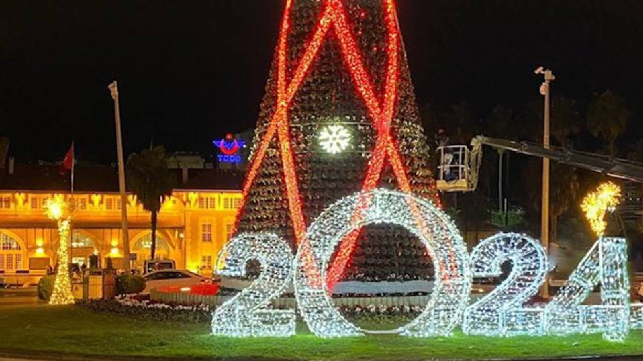 Bu yıl da gelenek bozulmadı! 2023 yerine 2024'ü kutladılar