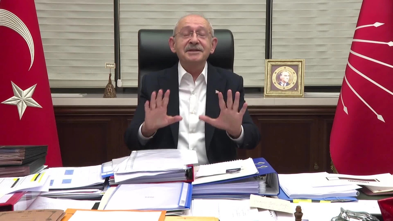 Kemal Kılıçdaroğlu'ndan İngilizce yeni yıl mesajı!