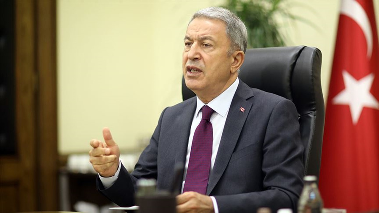Bakan Akar'dan Yunanistan'a tepki: Yanlış hesap Ankara'dan döner