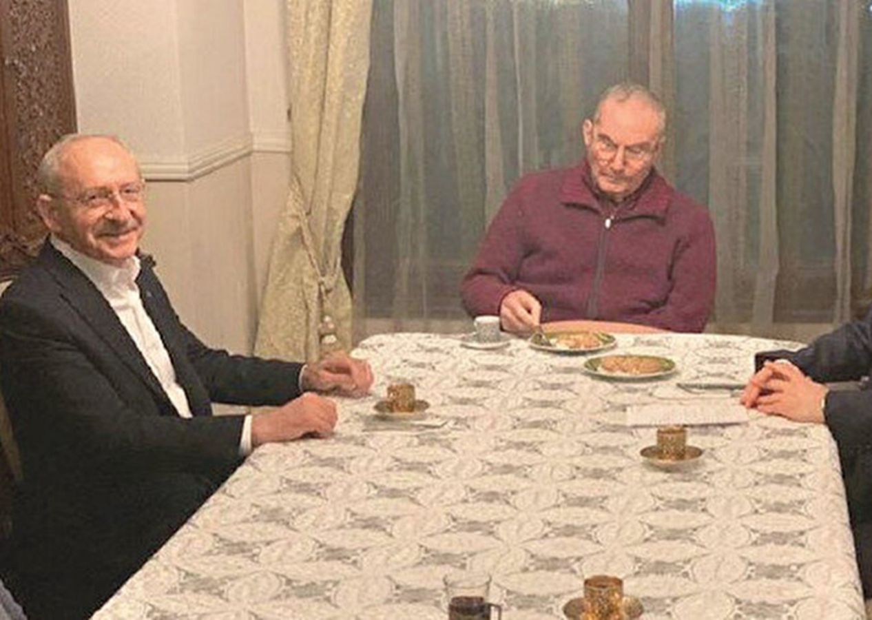 Baykal, aday olabilmek için kapı kapı gezen Kılıçdaroğlu'na rest çekti