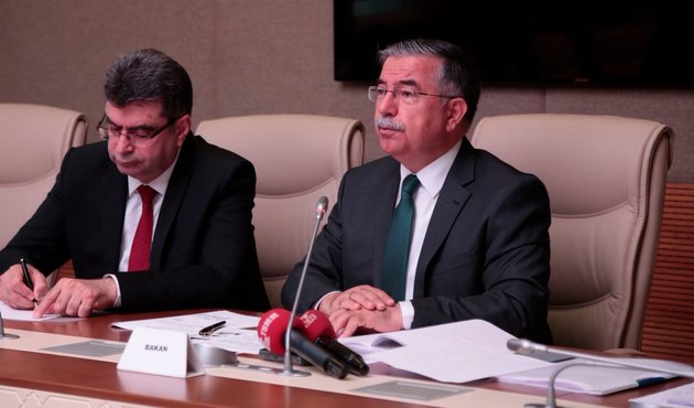 "Evrim teorisi" çıkartıldı; "Cihat" kavramı ve FETÖ müfredata girdi