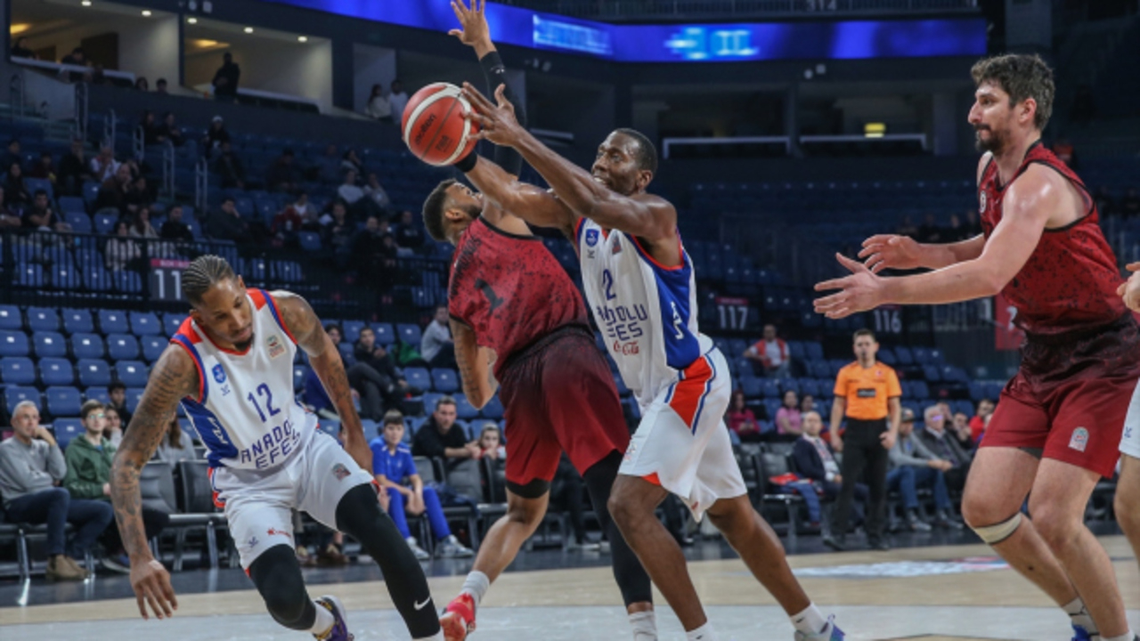 Anadolu Efes 77 - 73 Gaziantep Basketbol | Maç sonucu