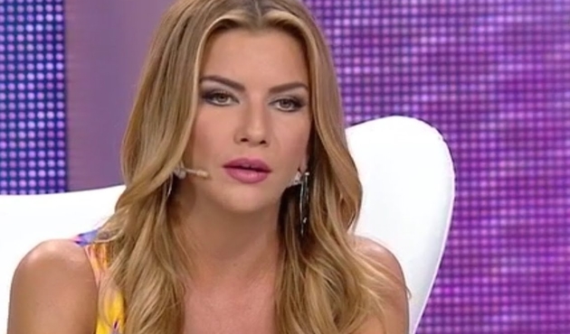 İvana Sert'e şok... Dilini 'eşek arısı' soktu!
