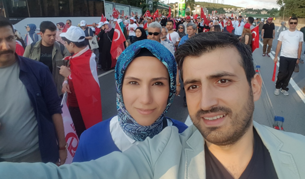 Selçuk ve Sümeyye Bayraktar'dan 15 Temmuz fotoğrafı...
