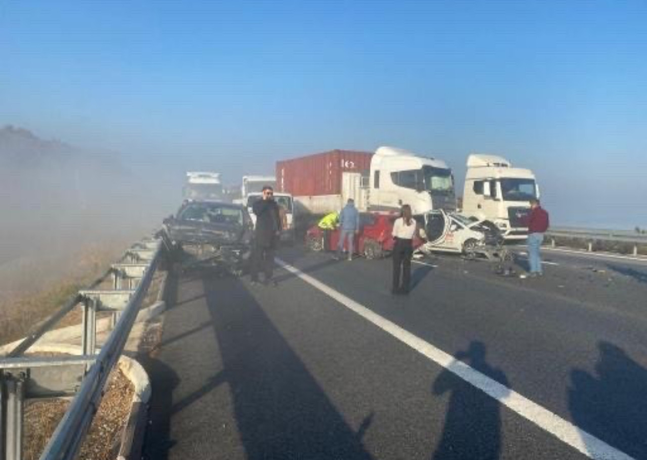 Bursa'da sis zincirleme kazaya neden oldu! 10 araç birbirine girdi...