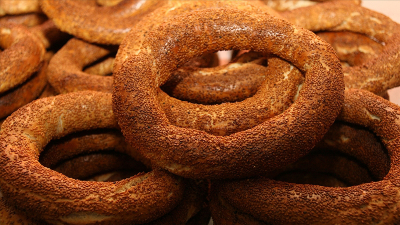 Ekmeğin ardından simit de zamlandı!