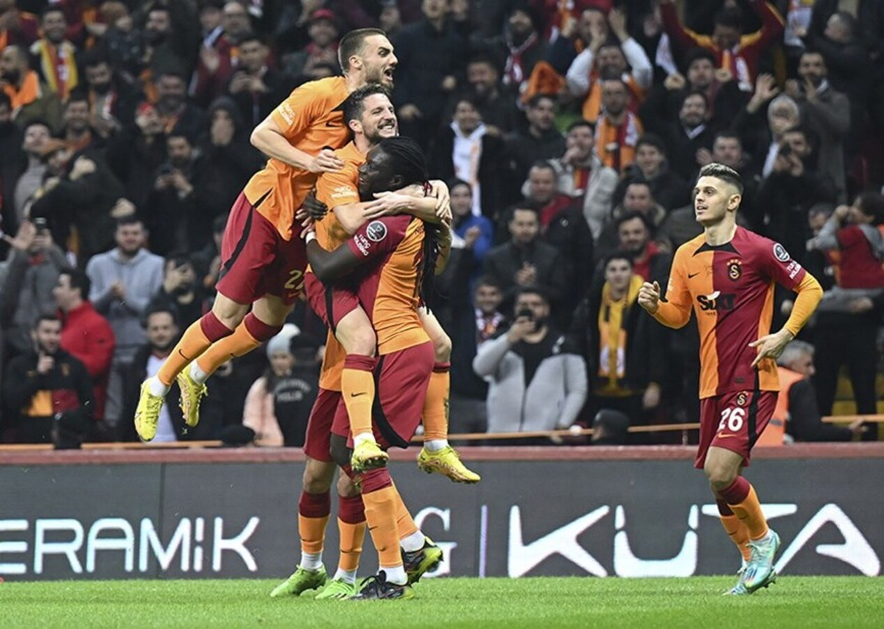 Derbi öncesi devire devire! Galatasaray bu sezon bir ilki daha yaşadı