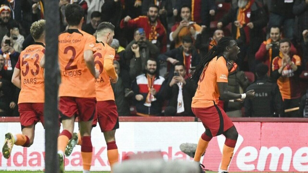 Dosta güven düşmana korku! Bafetimbi Gomis Süper Lig'i forse ediyor...