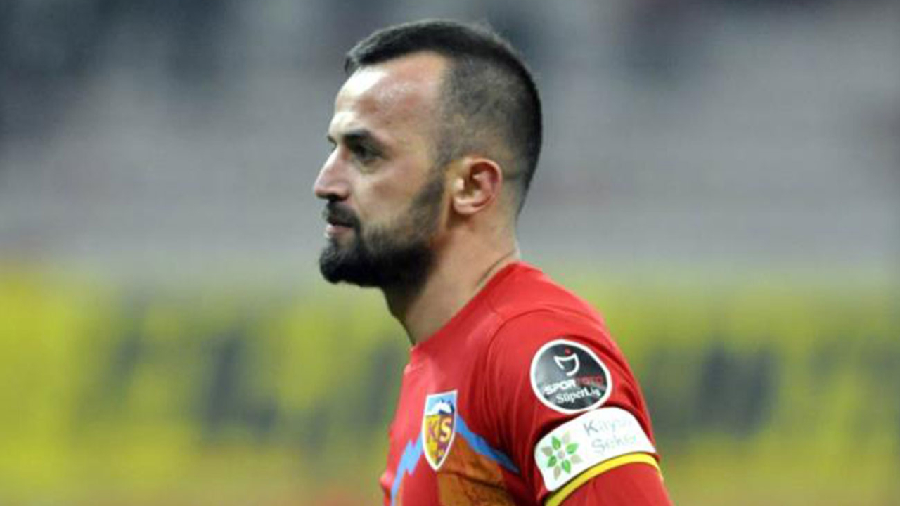 İlhan Parlak ilk golünü attı