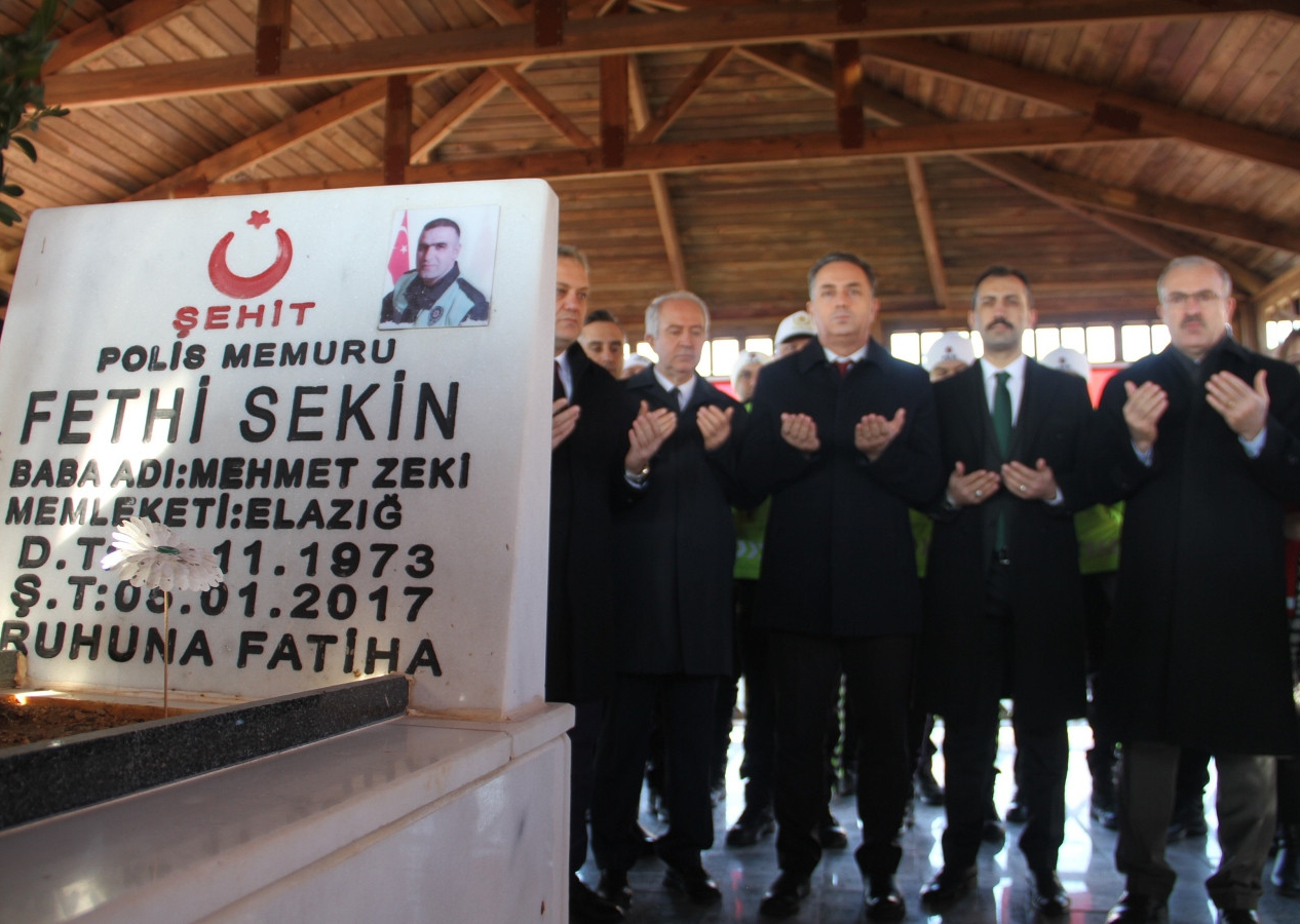 Şehit polis Fethi Sekin, vefatının 6’ncı sene-i devriyesinde kabri başında anıldı!