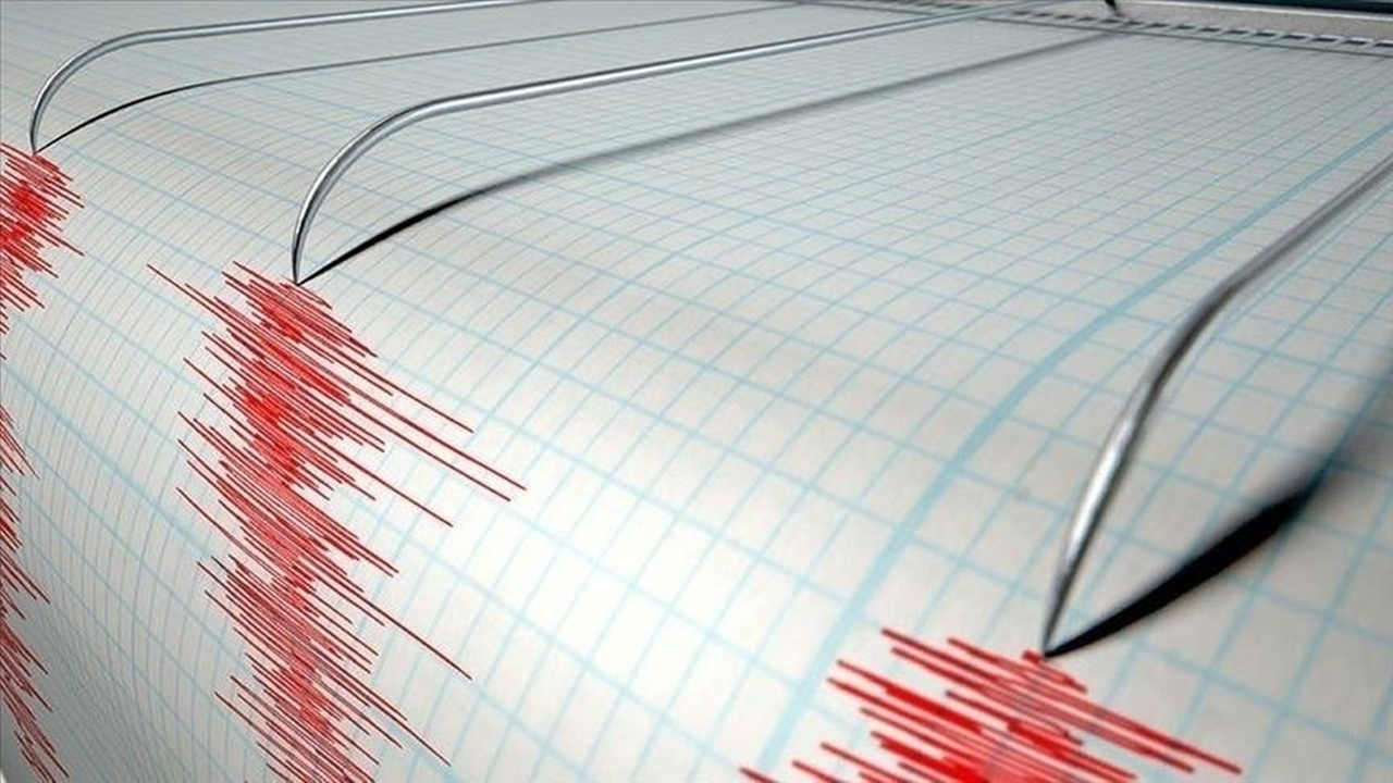 Ege Denizi'nde Ayvacık açıklarında 4.8 büyüklüğünde deprem