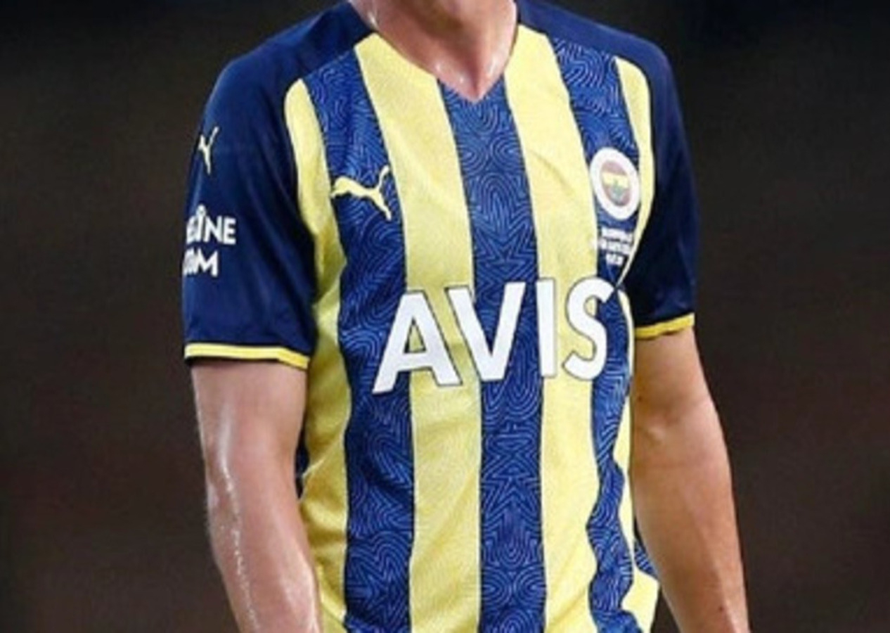 Fenerbahçe'ye içeriden darbe! Yıldız oyuncunun ezeli rakiple görüşmesine izin verildi...
