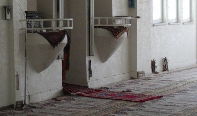 Cami imamını 20 yerinden bıçakladı!