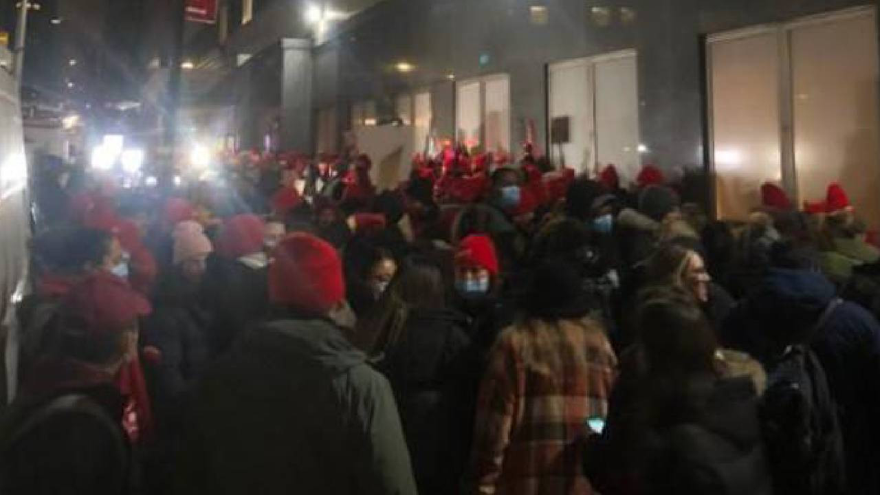New York’ta, geçim sıkıntısını protesto eden 7000 hemşire iş bırakma eylemi yaptı