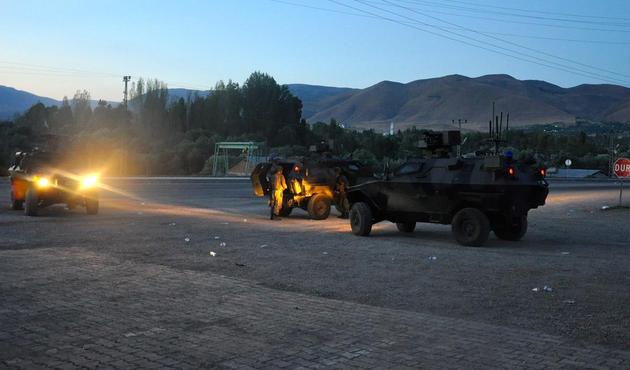 Diyarbakır'da üs bölgesine roketli saldırı