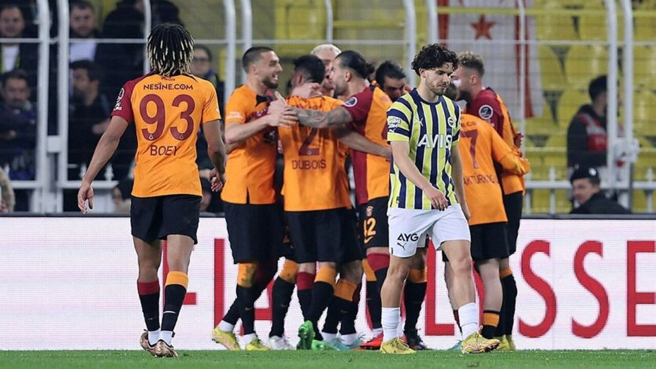 Galatasaray - Fenerbahçe derbisinde bir ilk! O isim tarihe geçti...