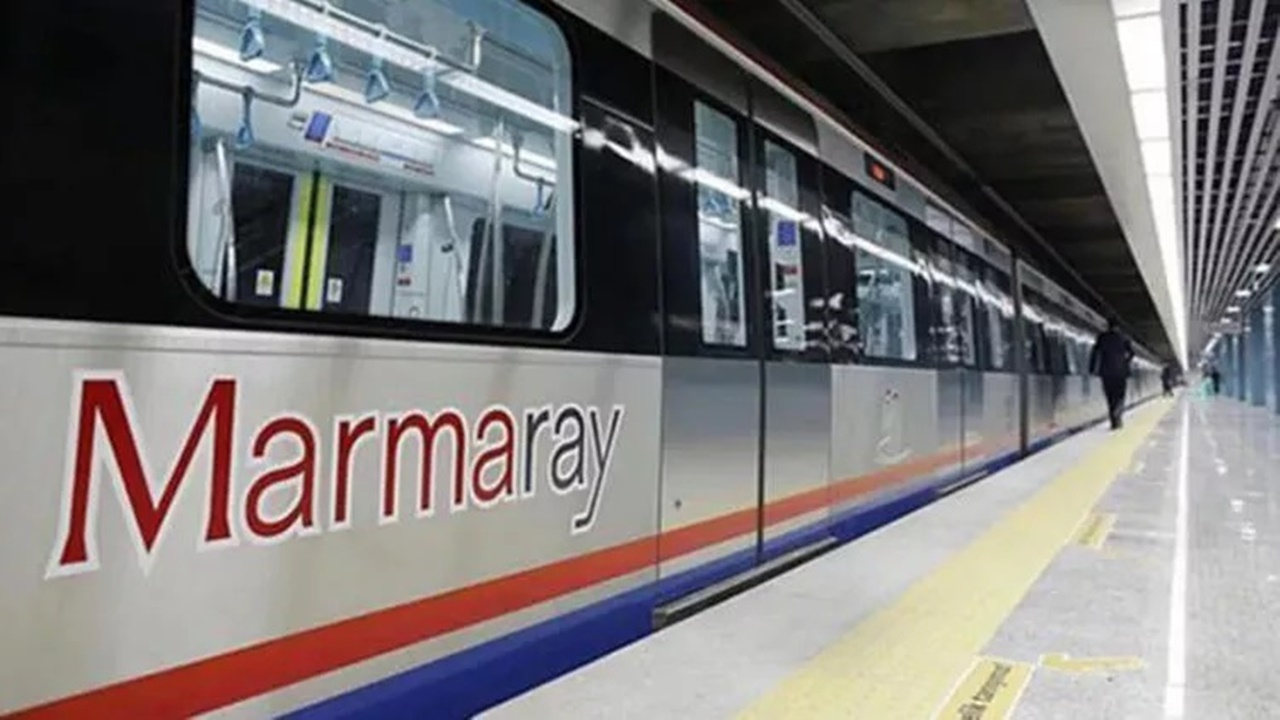 Marmaray'da üzücü olay! İntihar etmeye kalkıştı... Seferler durdu!
