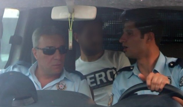 "Hero" yazılı tişört giyen üniversite öğrencisi gözaltına alındı
