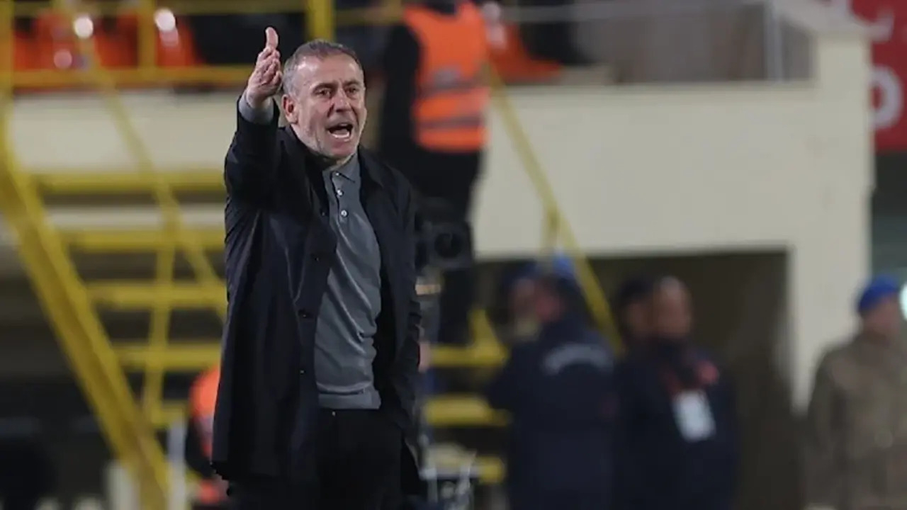 Trabzonspor Teknik Direktörü Abdullah Avcı Başakşehir maçı öncesi konuştu: İçeriden, dışarıya bilgi sızıyor...