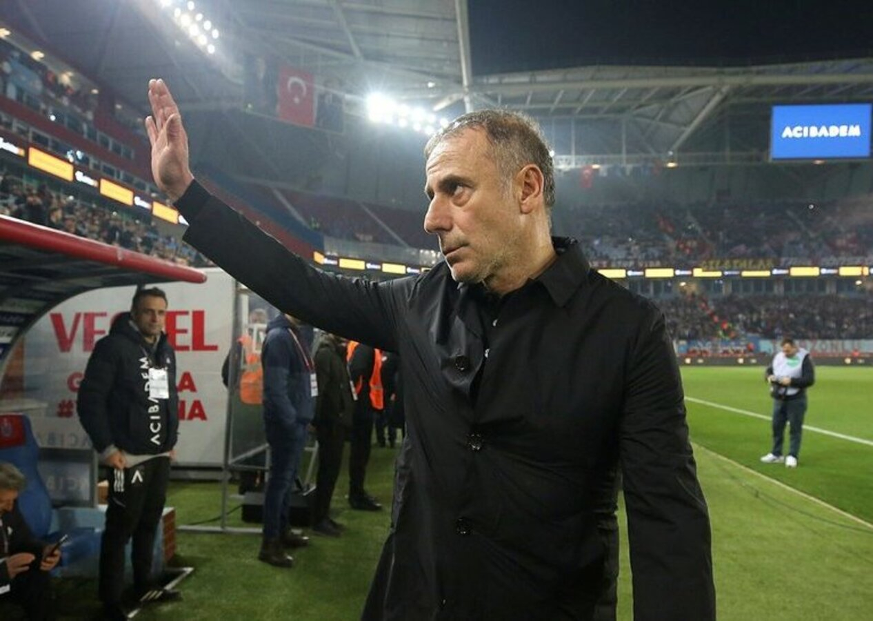Trabzonspor Teknik Direktörü Abdullah Avcı Başakşehir galibiyeti sonrası konuştu: Vazgeçtiğinizde yenilirsiniz ancak...