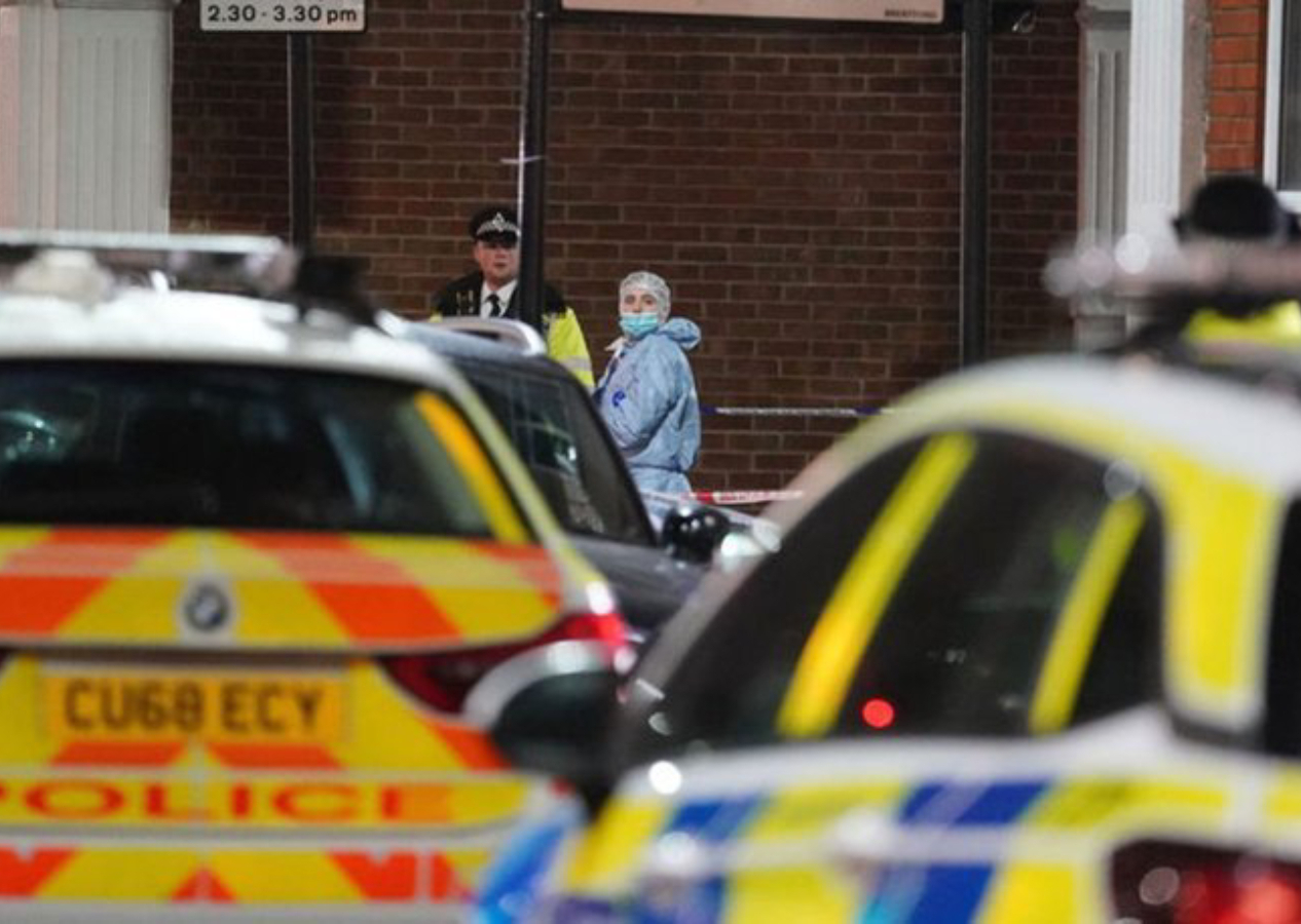 Londra’da kilise yakınlarında silahlı saldırı!