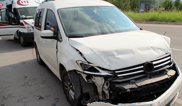 Polis aracı kaza yaptı: Çok sayıda yaralı!